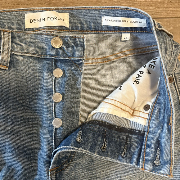 Aritzia Denim Forum Jeans Arlo High Rise Button Fly Crop Straight Leg Size 26L - Picture 3 of 9